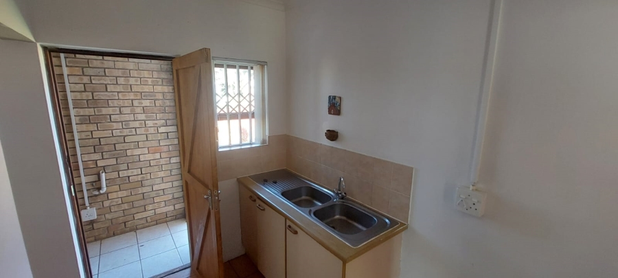 4 Bedroom Property for Sale in Wavecrest Eastern Cape